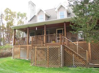 453 N Quaker Ln, Hyde Park, NY 12538