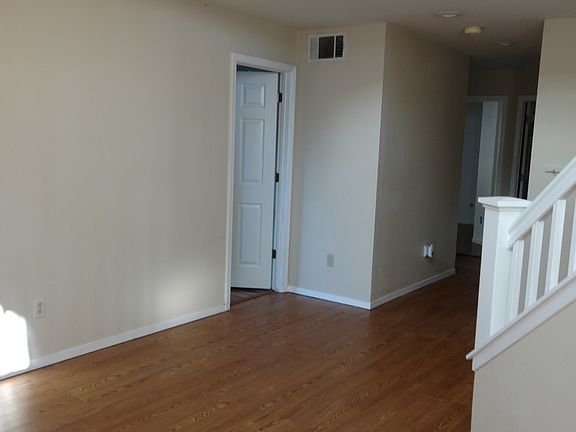5th image of 521 Westaire Blvd