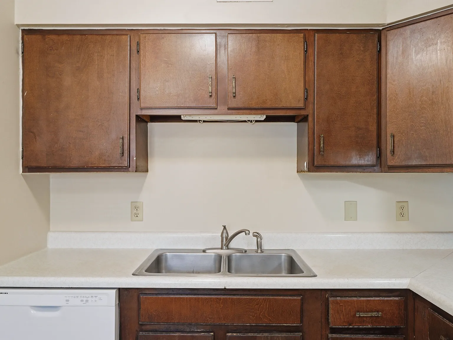 3516 Huntington Avenue — Photo 4