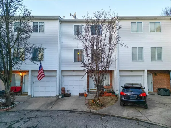 305 Aspen Knolls Way, Staten Island, NY 10312