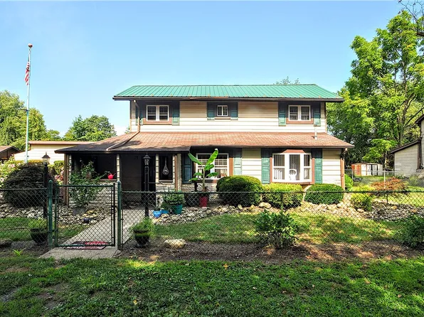 86 Dark St, Connellsville, PA 15425