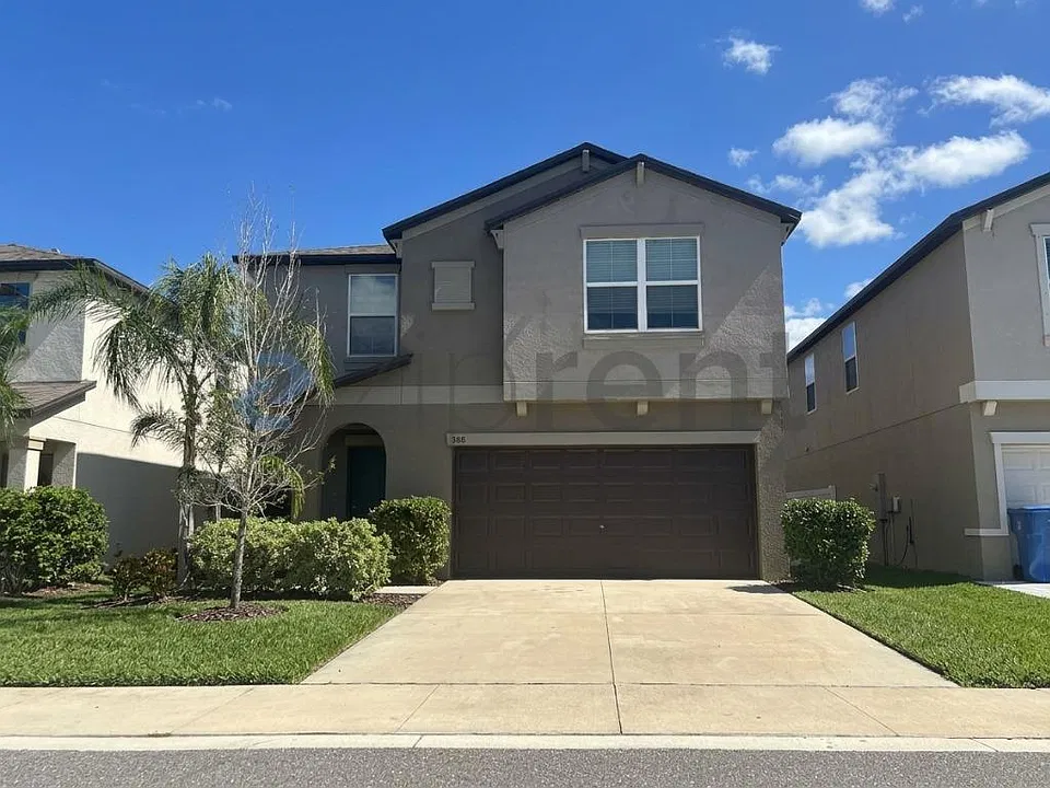 588 Royal Empress Dr
