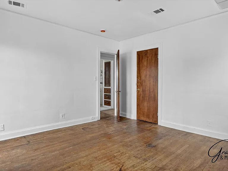 10343 - 10345 Crocuslawn St - Pura Vida Properties — Photo 13