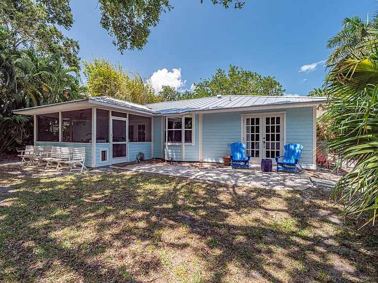 1075 Morningside Dr — Photo 36