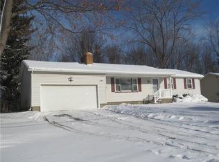 1194 Hinchey Rd, Rochester, NY 14624