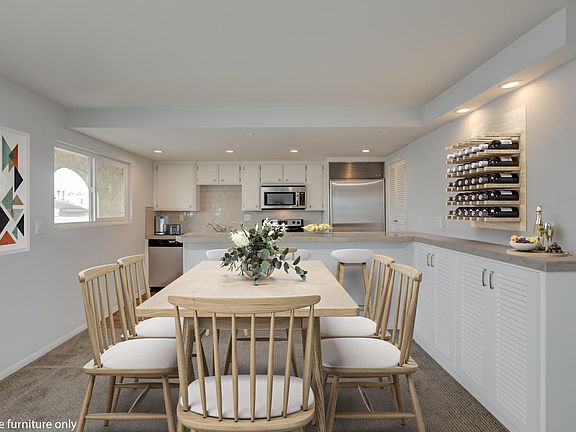 2nd image of 640 Manhattan Beach Blvd APT 5