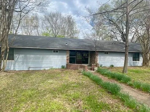 401 NE 3rd St, Idabel, OK 74745