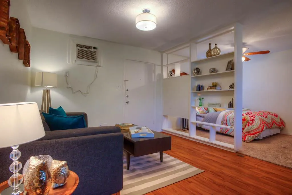 1 bed, 1.0 bath, 438 sqft, $900 — Photo 3