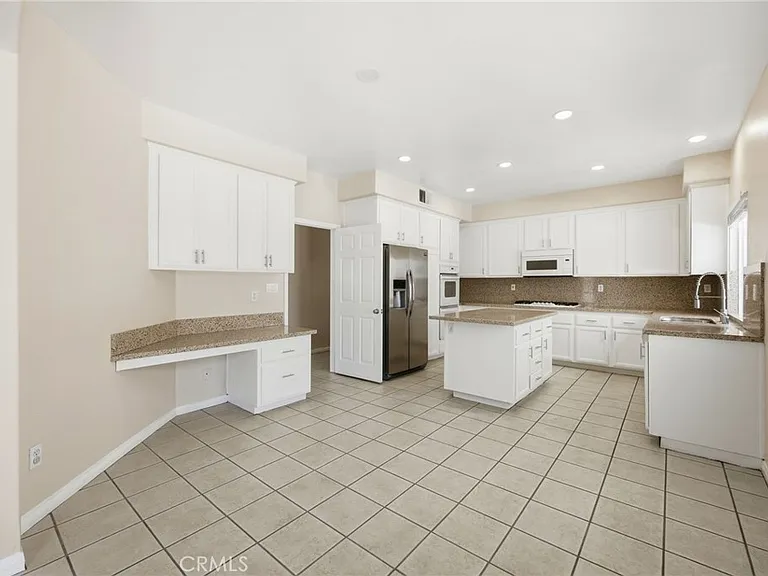 18112 Osborne St — Photo 30