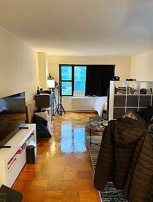 1st image of 279 E 44th St APT 4H