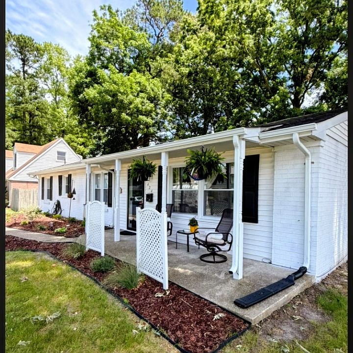 1st image of 424 Elmont Rd