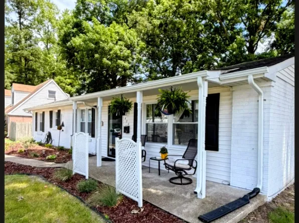 424 Elmont Rd, Virginia Beach, VA 23452