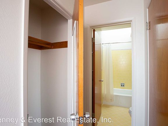 4th image of 170 Wood St APT 6