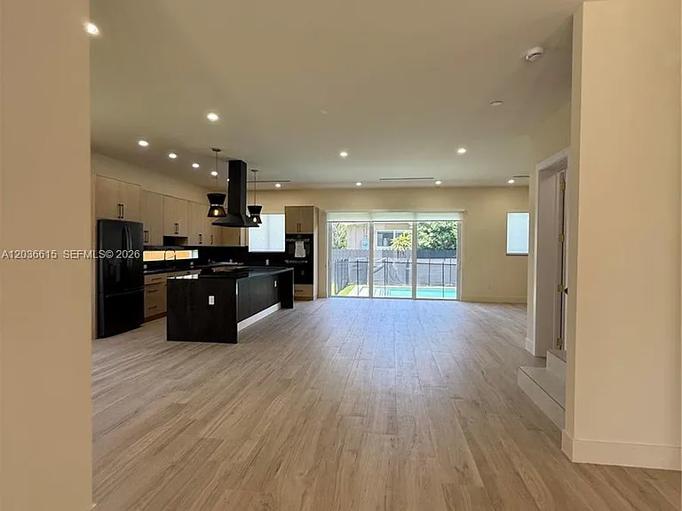 3326 Elizabeth St — Photo 15