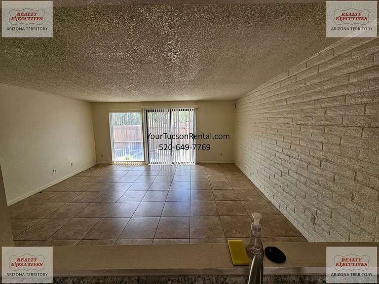 2743 W Sheryl Dr — Photo 7