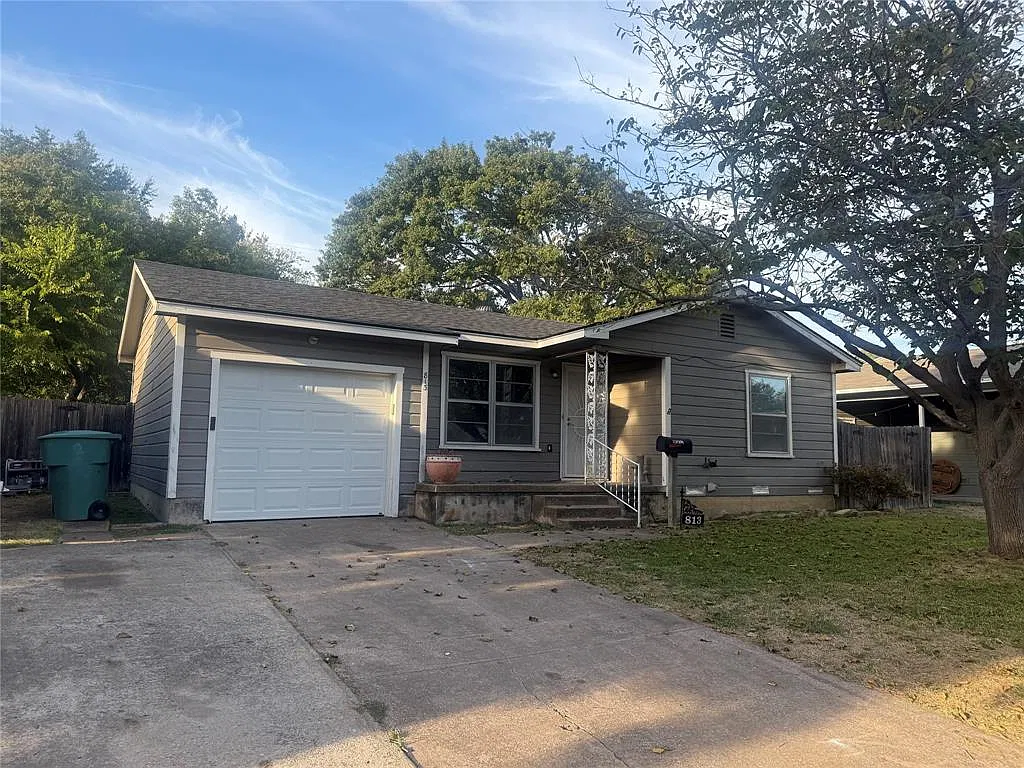 2 bed, 900 sqft, $1,350 — Photo 2
