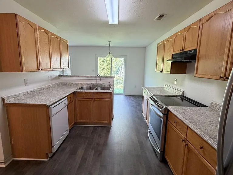 10211 Turkey Point Dr — Photo 1