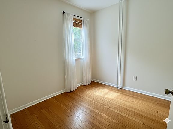 3rd bedroom with closet