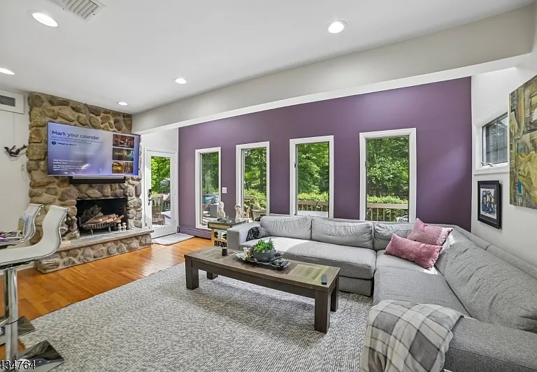 12 Lee Rd — Photo 2