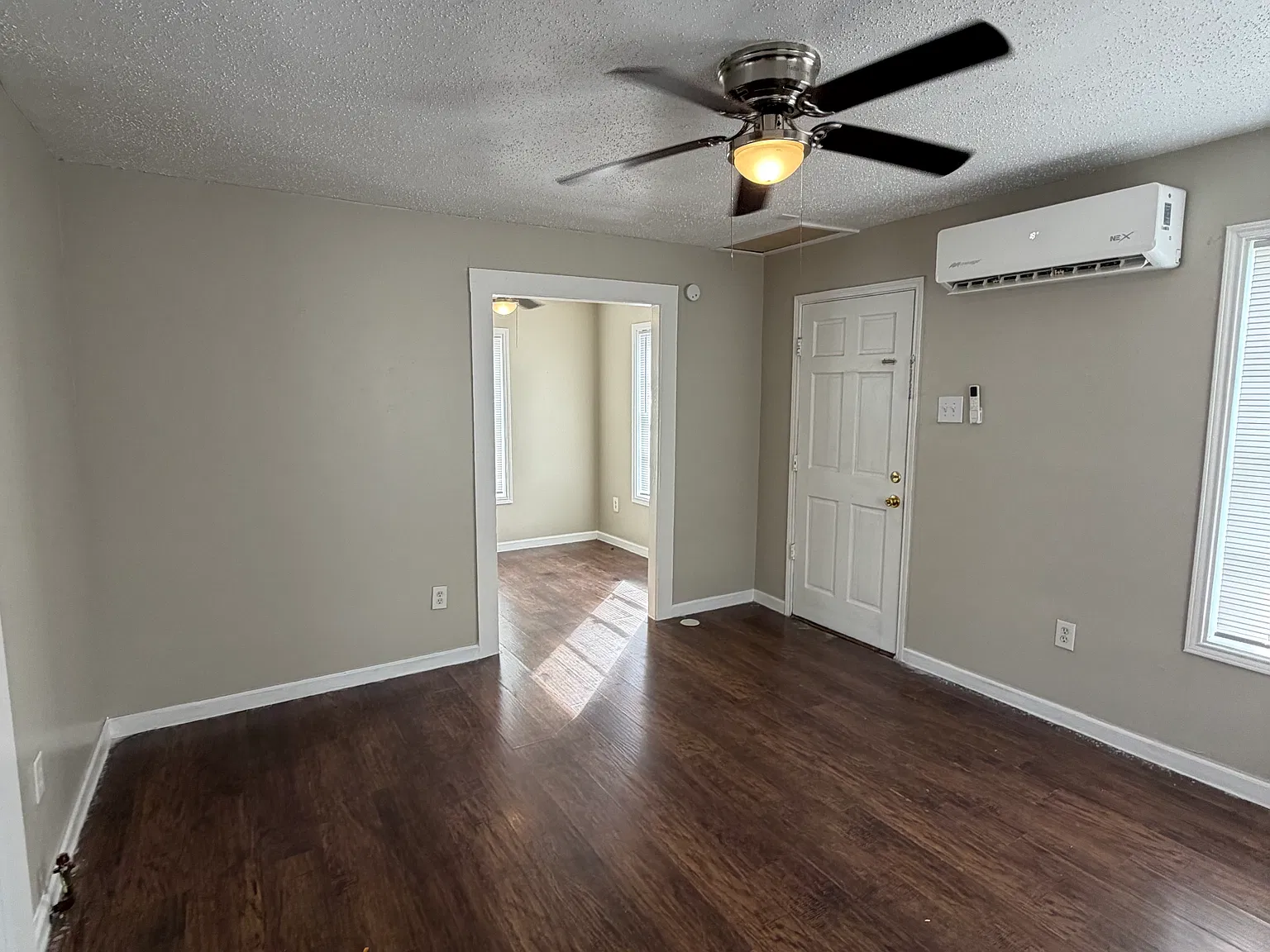 1 bed, 800 sqft, $1,200 — Photo 3