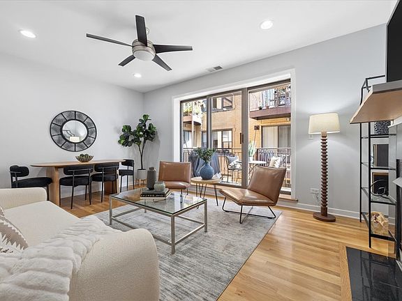 3rd image of 3012 W Addison St APT 3N
