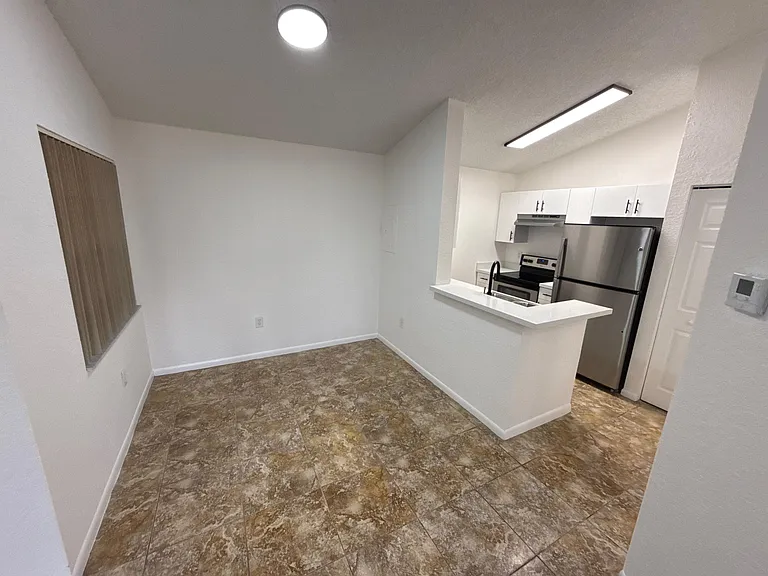 2851 N Oakland Forest Dr #307 — Photo 7