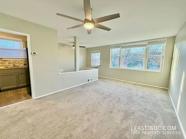 4407 2nd St NE #2 — Photo 6
