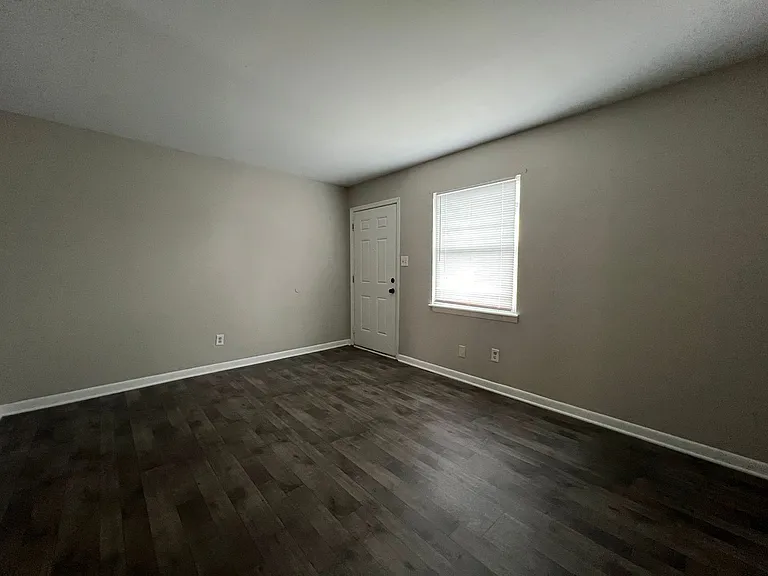 555 East Apartment Homes — Photo 12