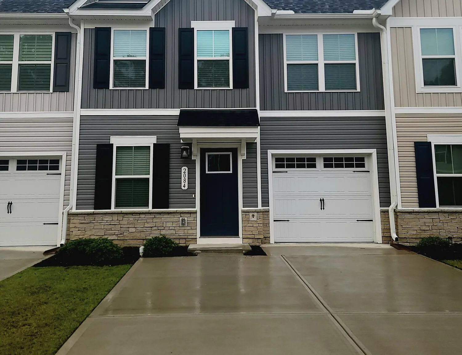 3 bed, 2.5 bath, 1634 sqft, $2,050 — Photo 1