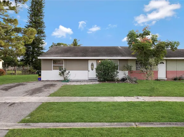 4796 Chariot Cir, Greenacres, FL 33463