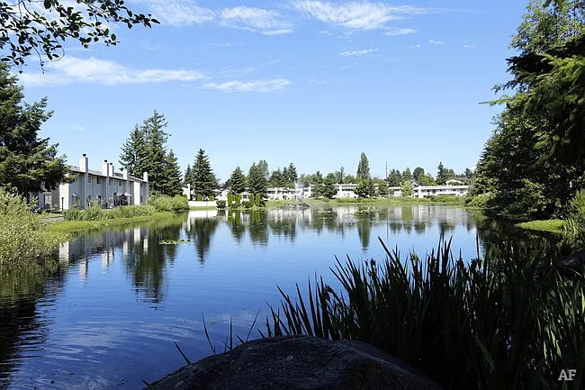 Fountain Lake Townhomes — Photo 3