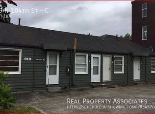 919 N 104th St #C, Seattle, WA 98133
