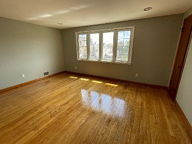 1st image of 330 Sussex St Floor 2