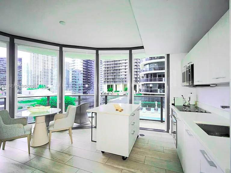 55 SW 9th St #1001 — Photo 12
