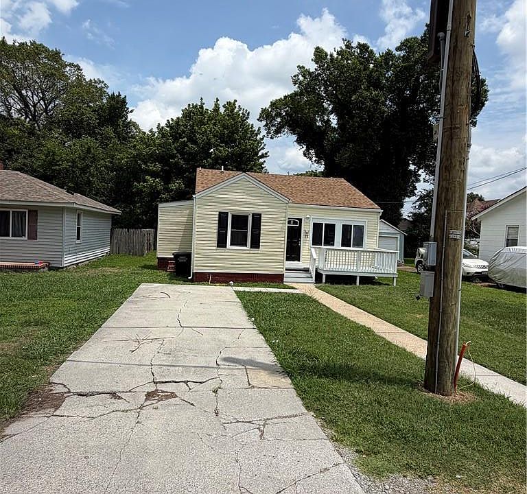 1st image of 2403 Acorn St