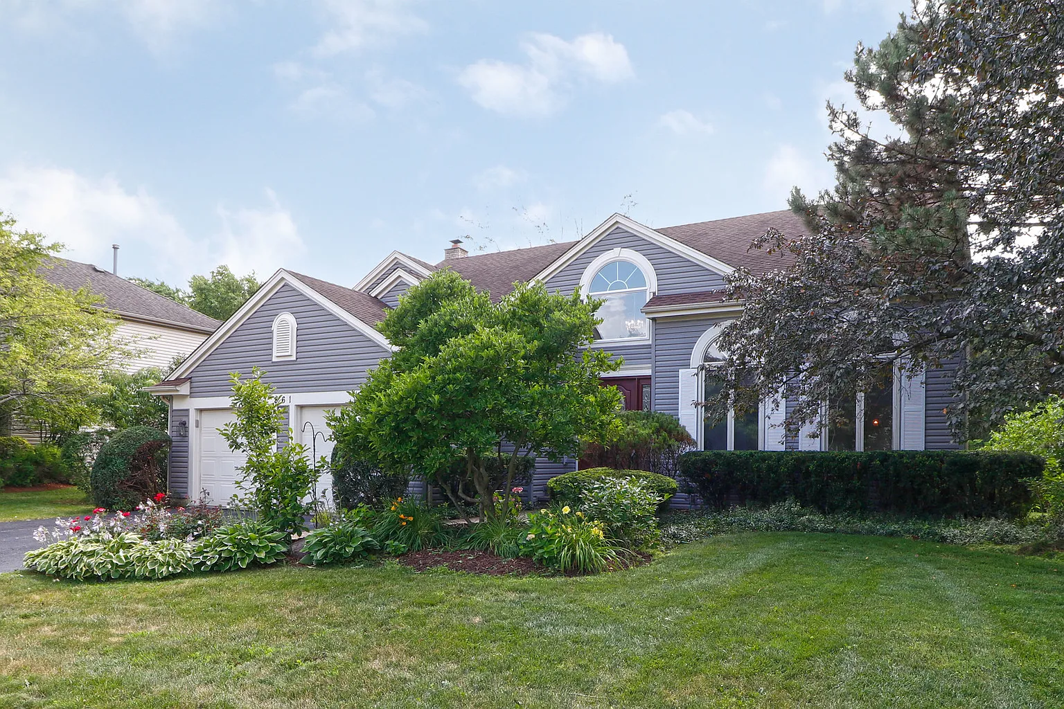 861 Saugatuck Trl photo 1