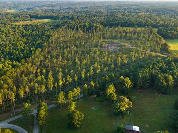 1 Gilchrist Rd, Cypress Inn, TN 38452
