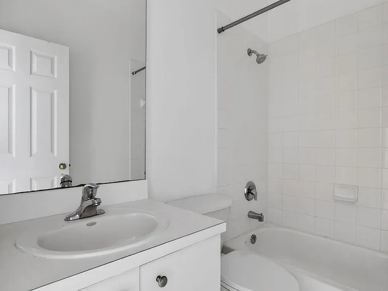 1575 NE 33rd Ave #105 — Photo 30