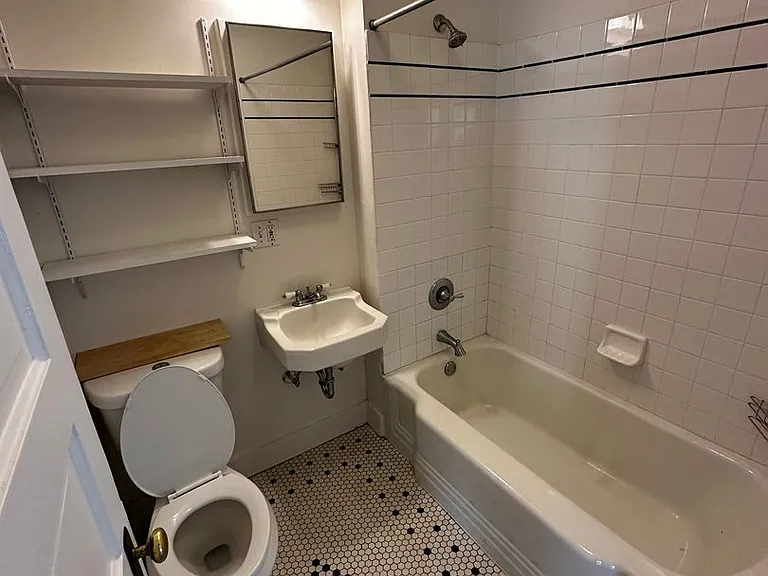 1416 E Marion St #100 — Photo 14
