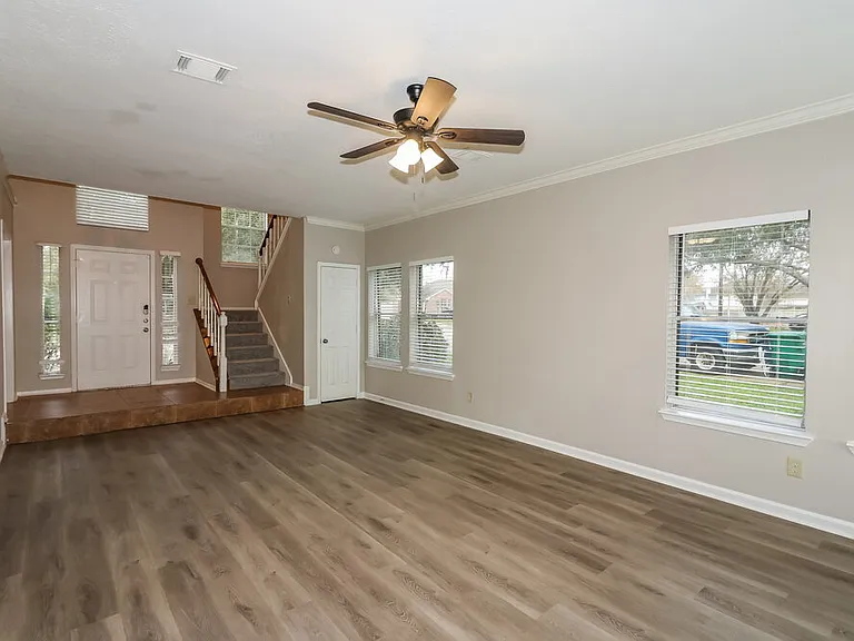 15815 Spruce River Ct — Photo 6