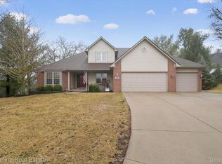 620 Bannock Ct, Saline, MI 48176