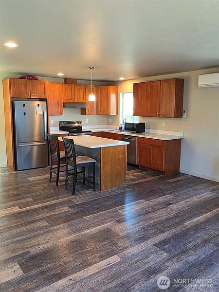 5th image of 3704 W F Street