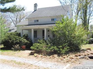 28 Sycamore Ln, Fair Haven, NJ 07704
