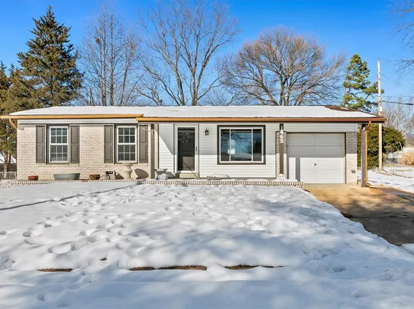 1465 El Centro Dr, Florissant, MO 63031