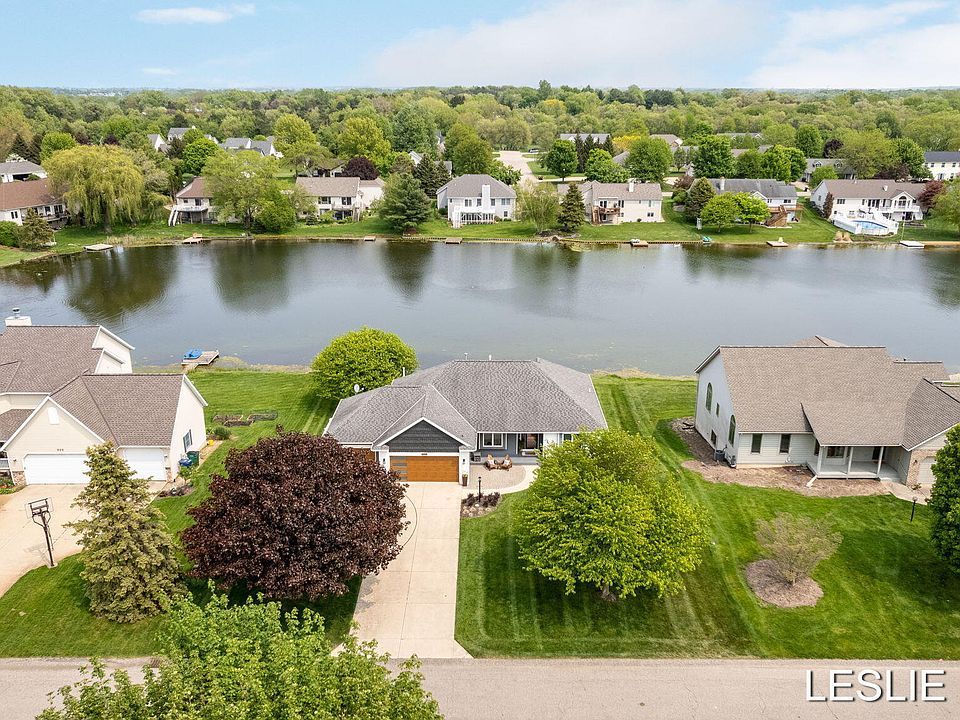 1st image of 972 Sand Lake Dr