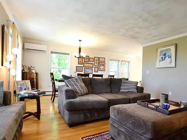 44 Newton St — Photo 9