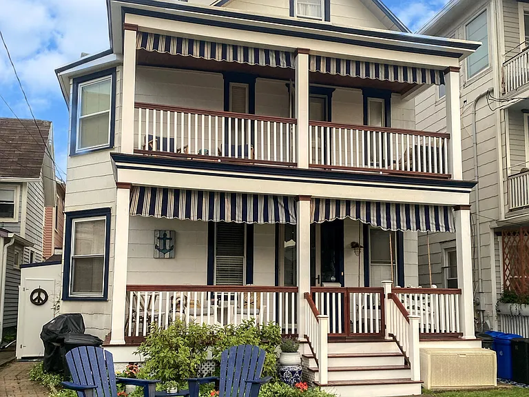 12 Surf Ave — Photo 1