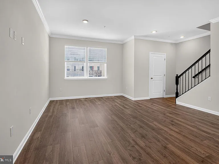 29 Merion Ave — Photo 3