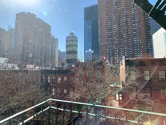 Rented by City Connections Realty | media 14