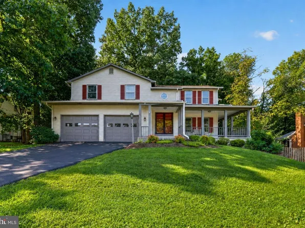 6103 Union Village Dr, Clifton, VA 20124